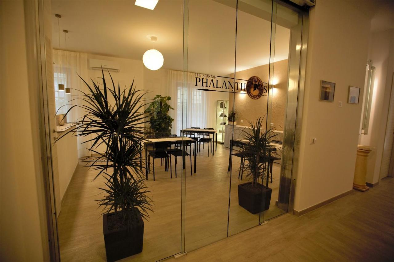 Phalanthos Taranto Bed & Breakfast Exterior photo