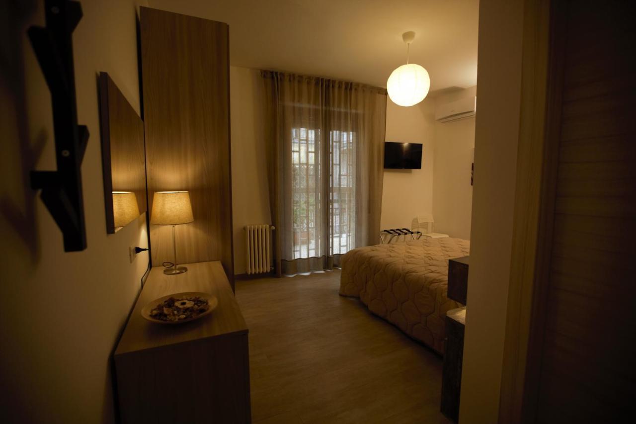 Phalanthos Taranto Bed & Breakfast Exterior photo